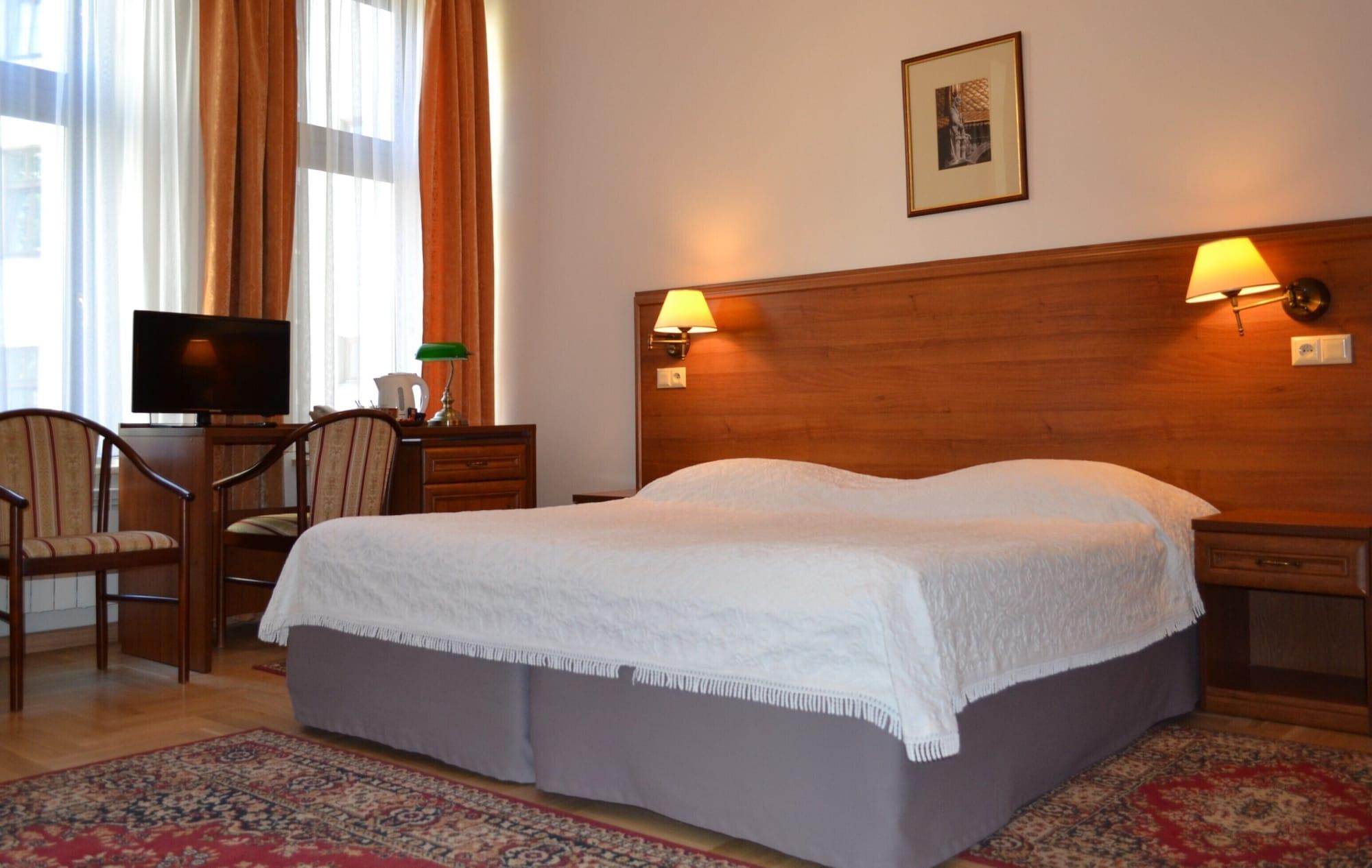 Aparthotel Basztowa Kraków Exteriör bild