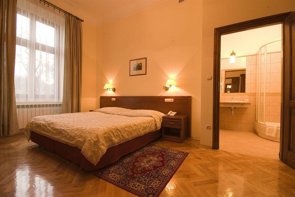 Aparthotel Basztowa Kraków Exteriör bild