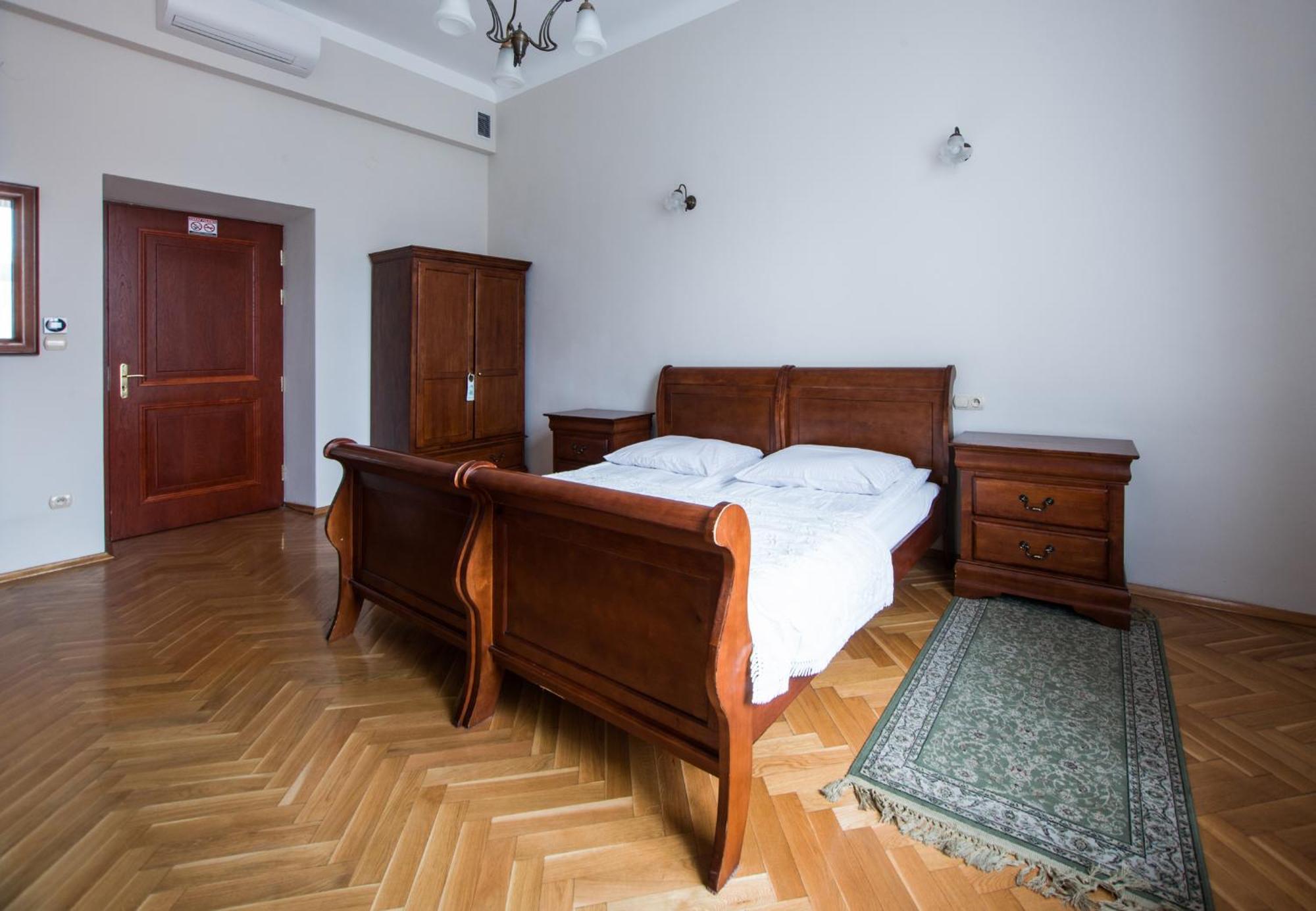 Aparthotel Basztowa Kraków Exteriör bild
