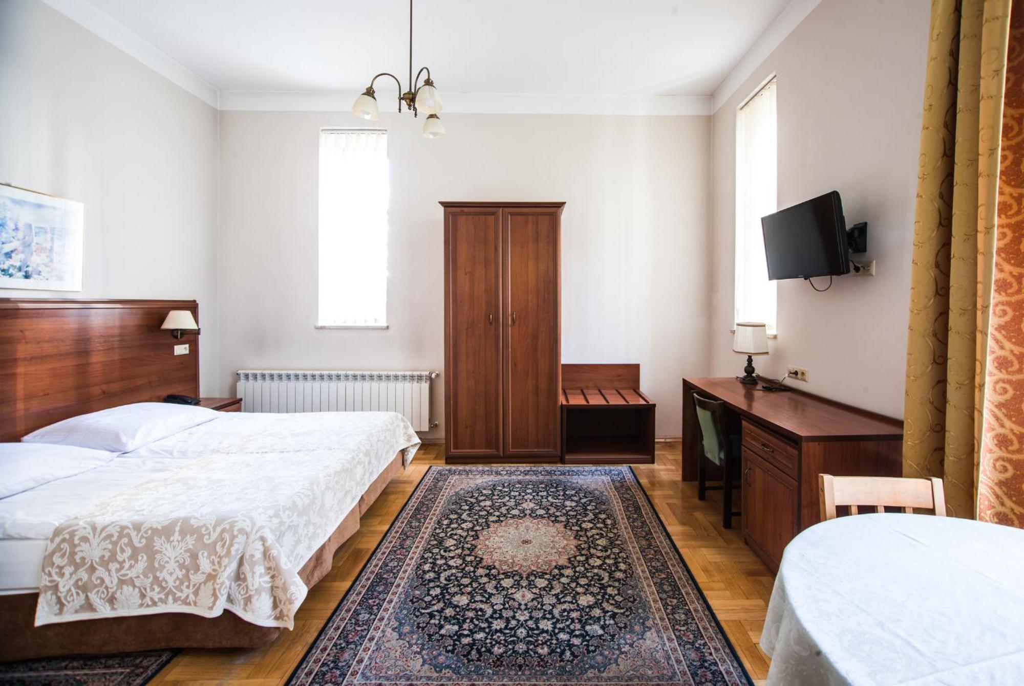 Aparthotel Basztowa Kraków Exteriör bild