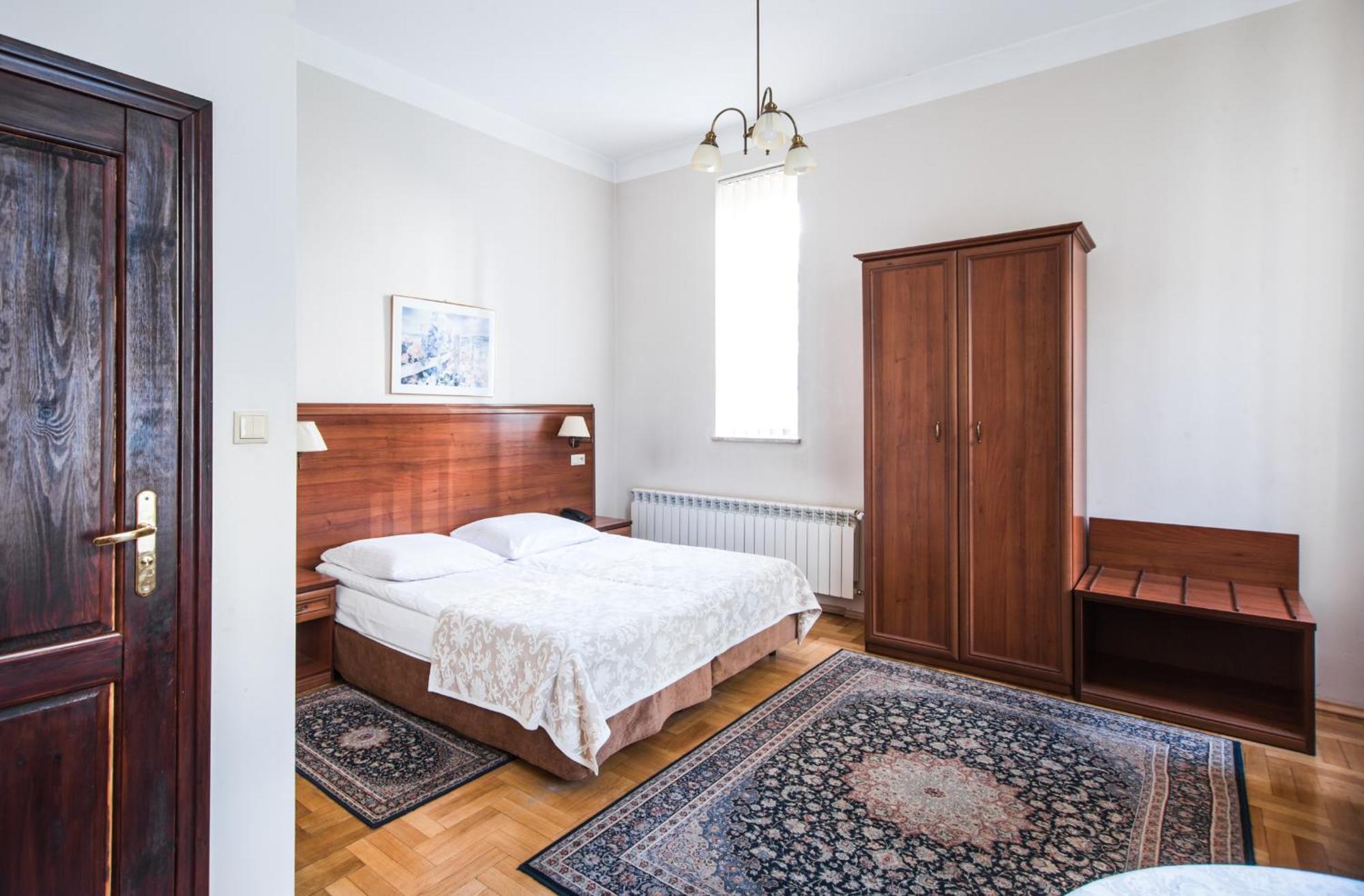 Aparthotel Basztowa Kraków Exteriör bild