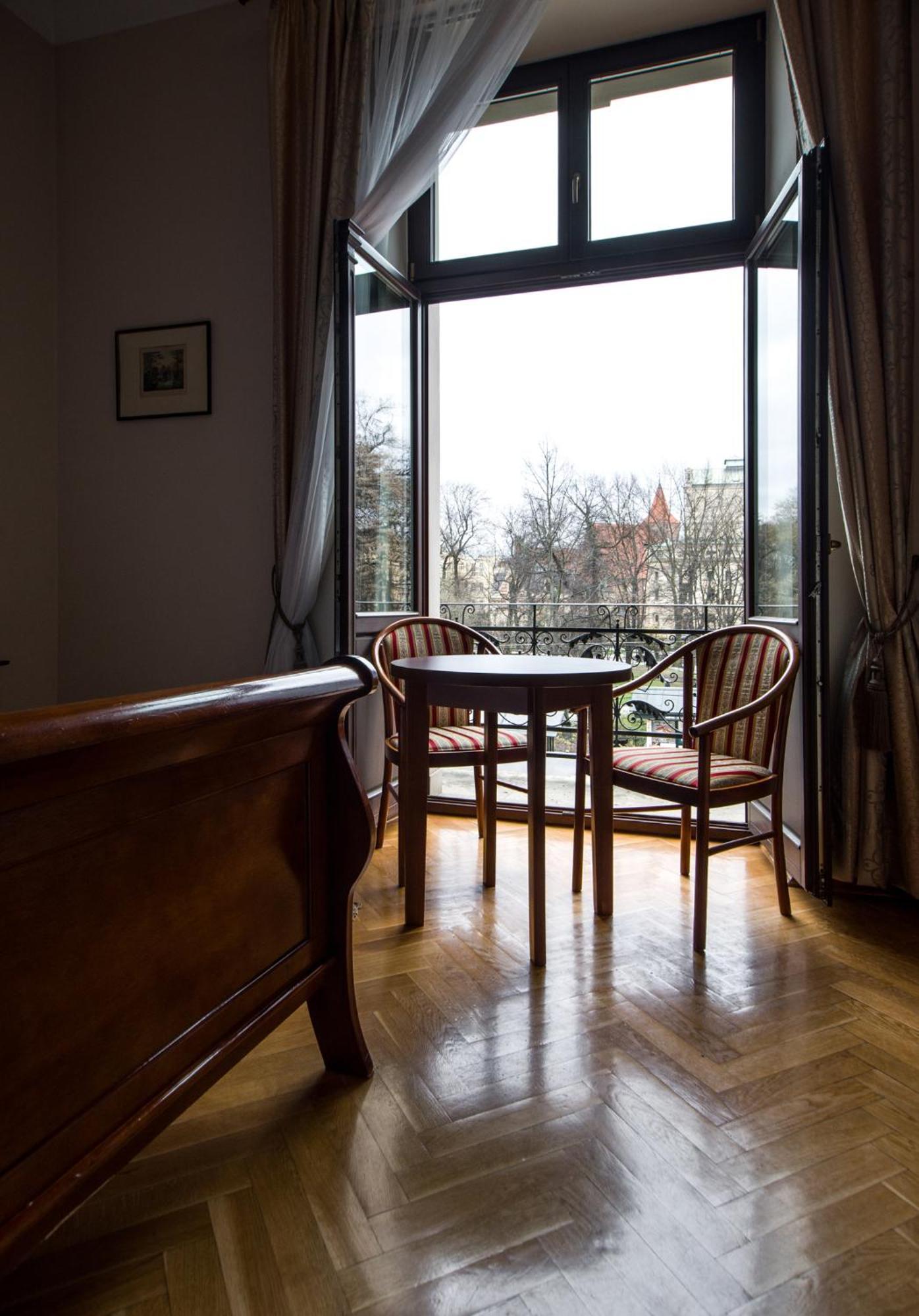 Aparthotel Basztowa Kraków Exteriör bild