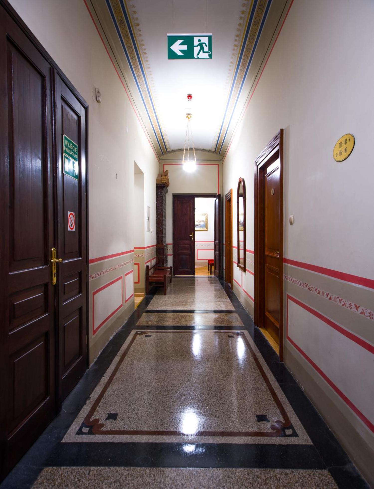 Aparthotel Basztowa Kraków Exteriör bild