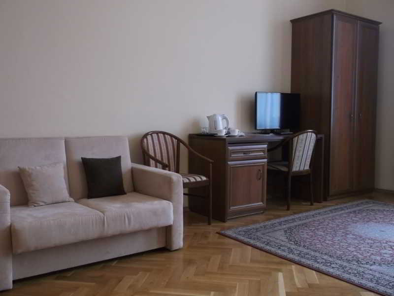Aparthotel Basztowa Kraków Exteriör bild
