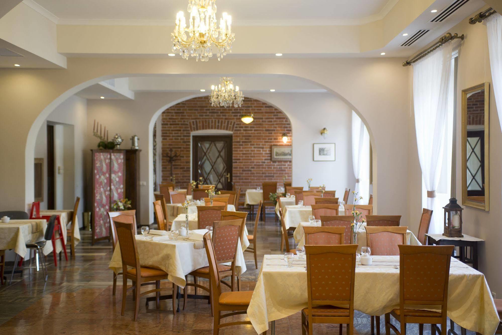Aparthotel Basztowa Kraków Exteriör bild